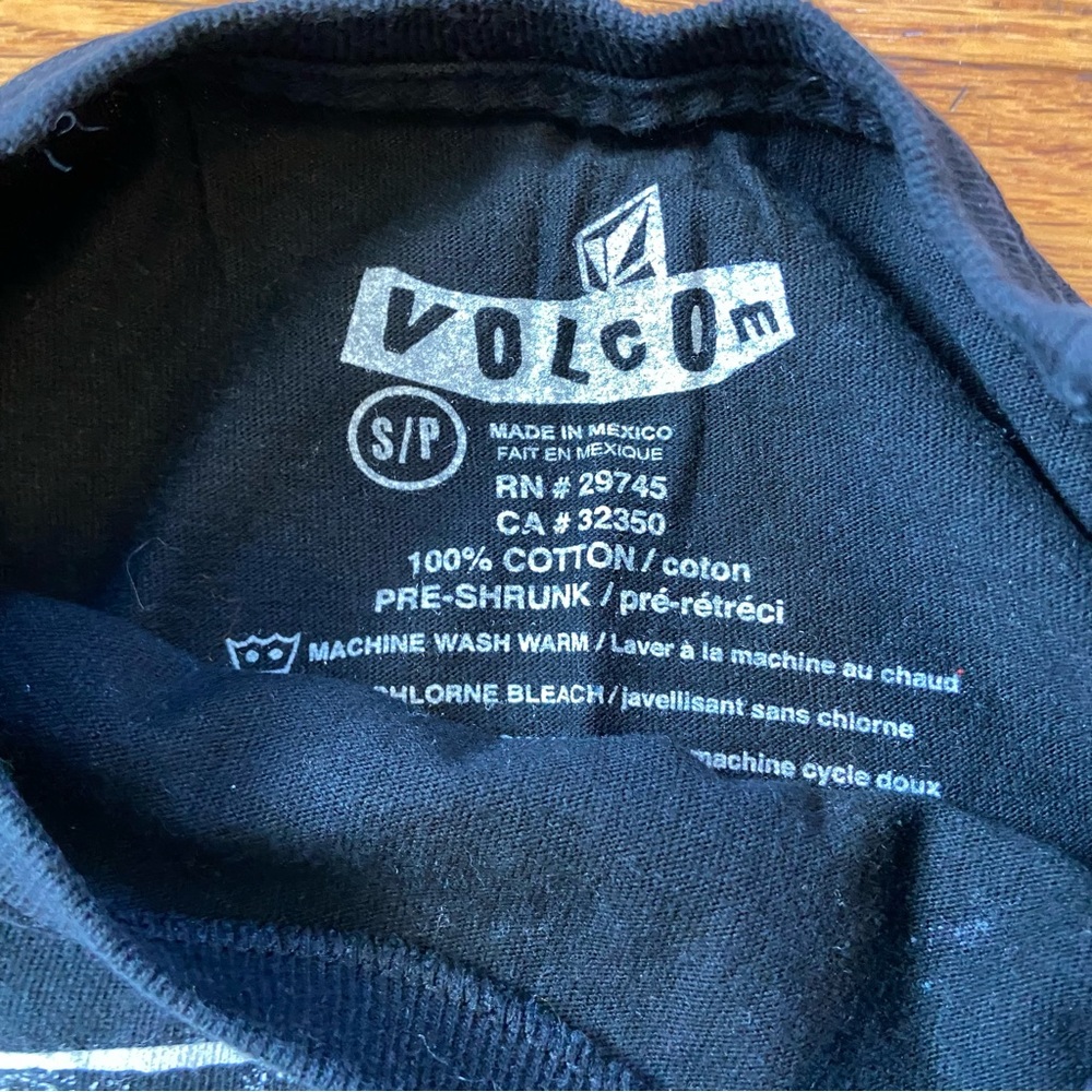Volcom T-shirt - Picture 2 of 3